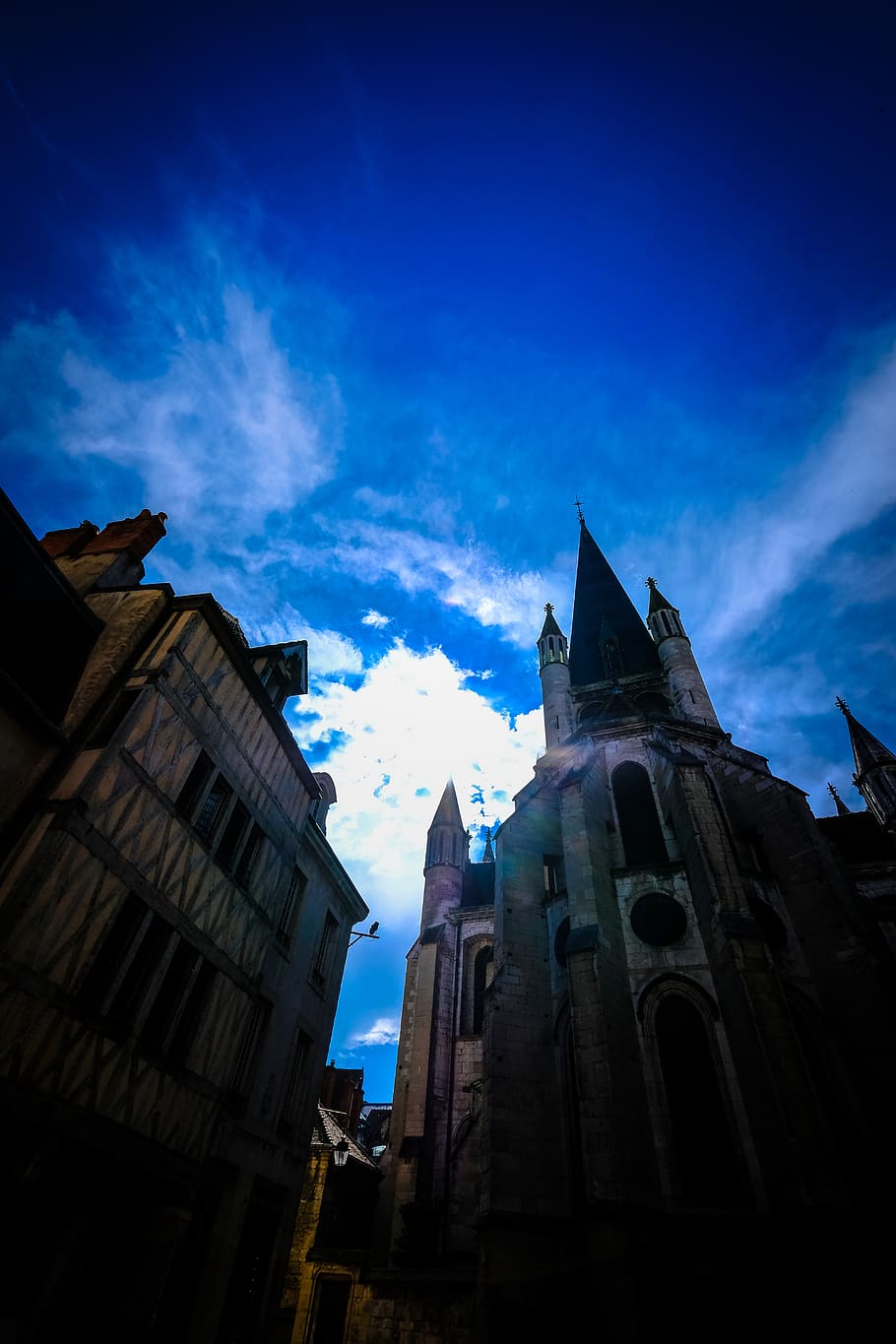 architecture, built structure, building exterior, sky, low angle view HD wallpaper