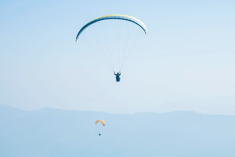 man parachuting under blue sky, leisure activities, adventure HD wallpaper