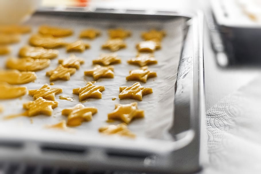 Star And Heart Dough On Tray, bakery, baking, delicious, food HD wallpaper