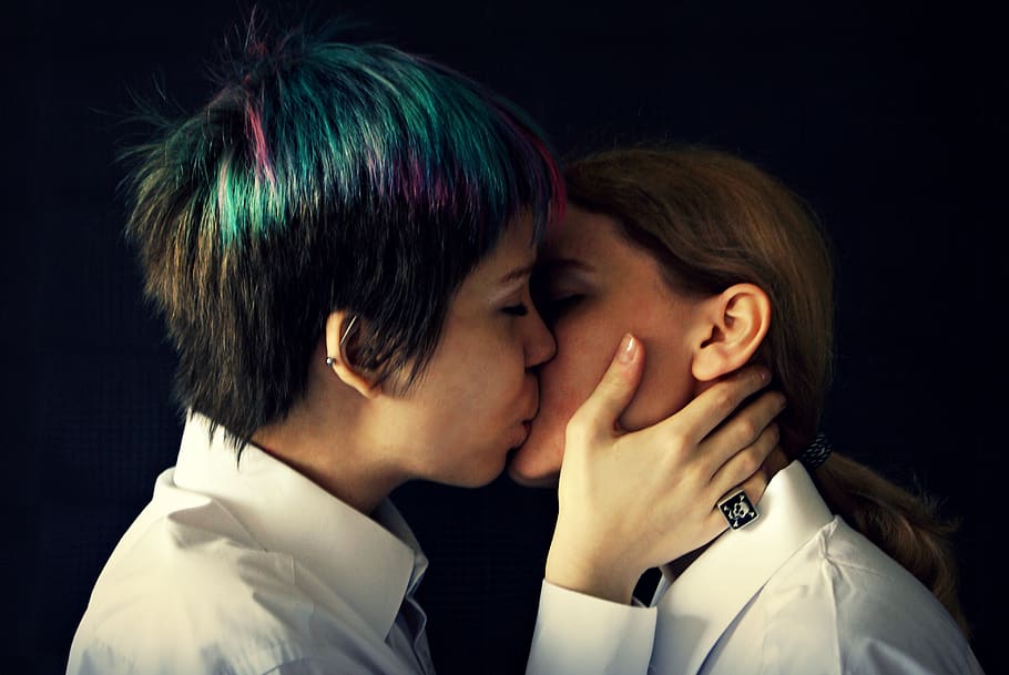 Two Person Kissing Each Othr, black background, couple, facial expression, HD wallpaper