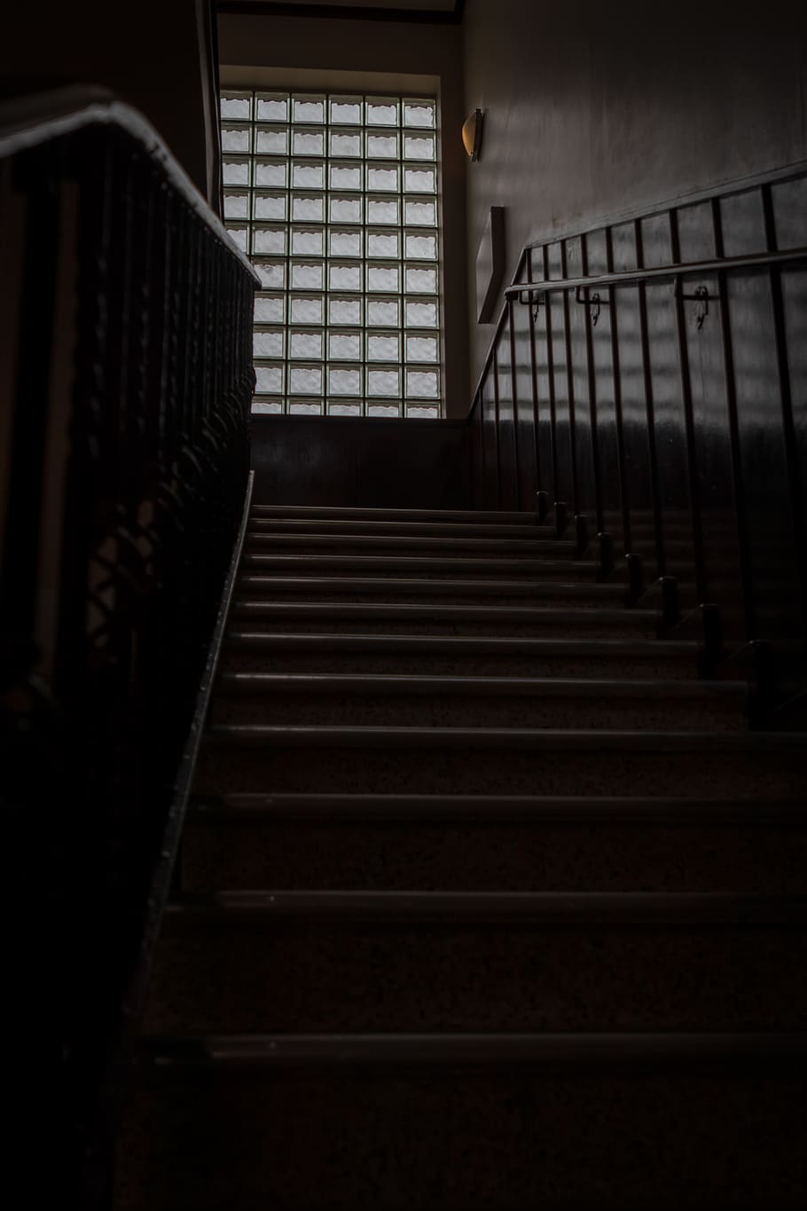 staircase going up, steps and staircases, architecture, railing HD wallpaper
