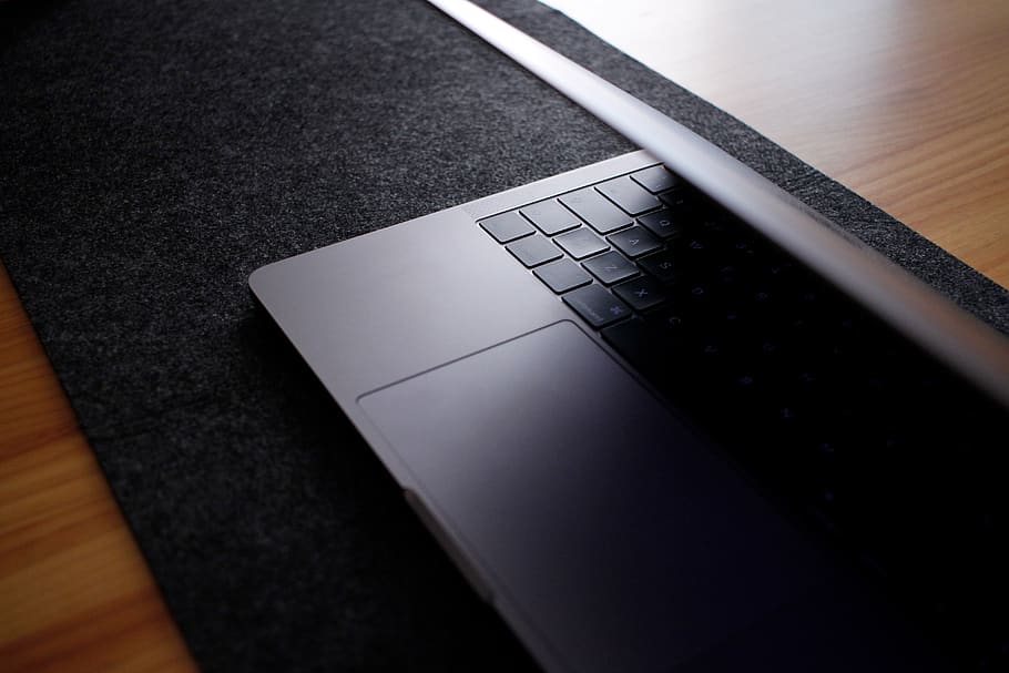 macbook, tech, apple, canon, 7d, touchpad, keyboard, table HD wallpaper