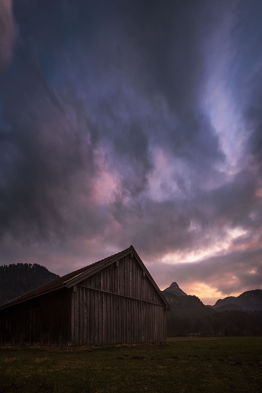 brown wooden barn under gray clouds, farm, remote, mountain, dramatic HD wallpaper