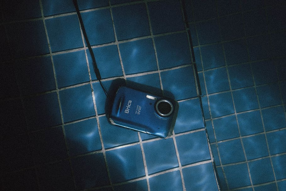 blue point-and-shoot camera, electronics, phone, #brica, #underthewater HD wallpaper