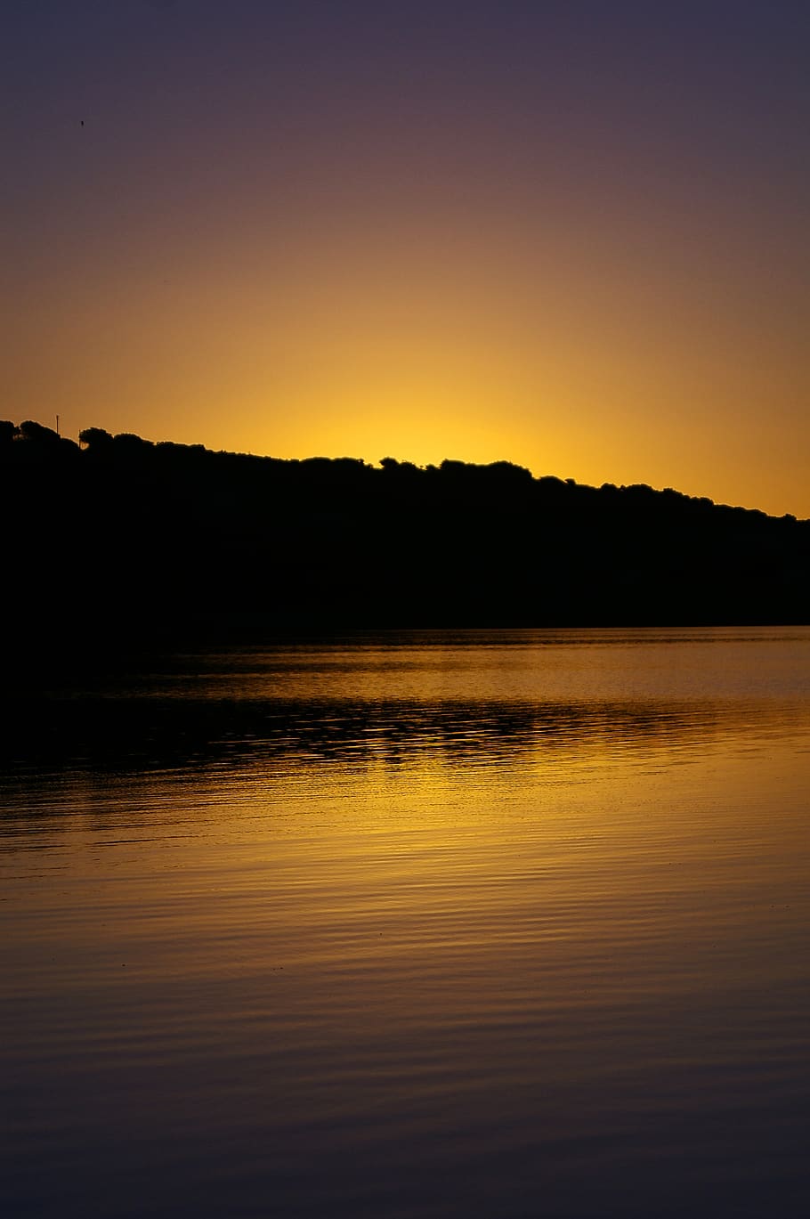 sky, silhouette, tranquil scene, tranquility, water, sunset HD wallpaper