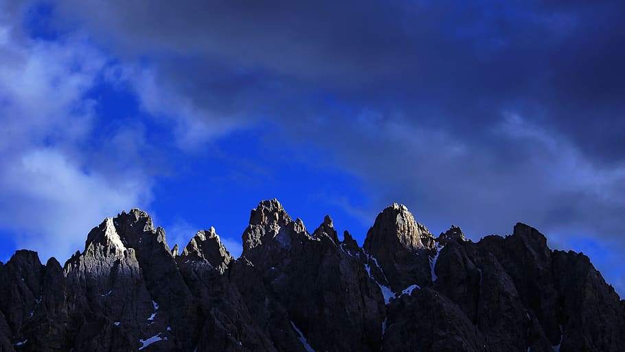 landscape photo of mountain, peak, ridge, rock, sunlight, glow HD wallpaper
