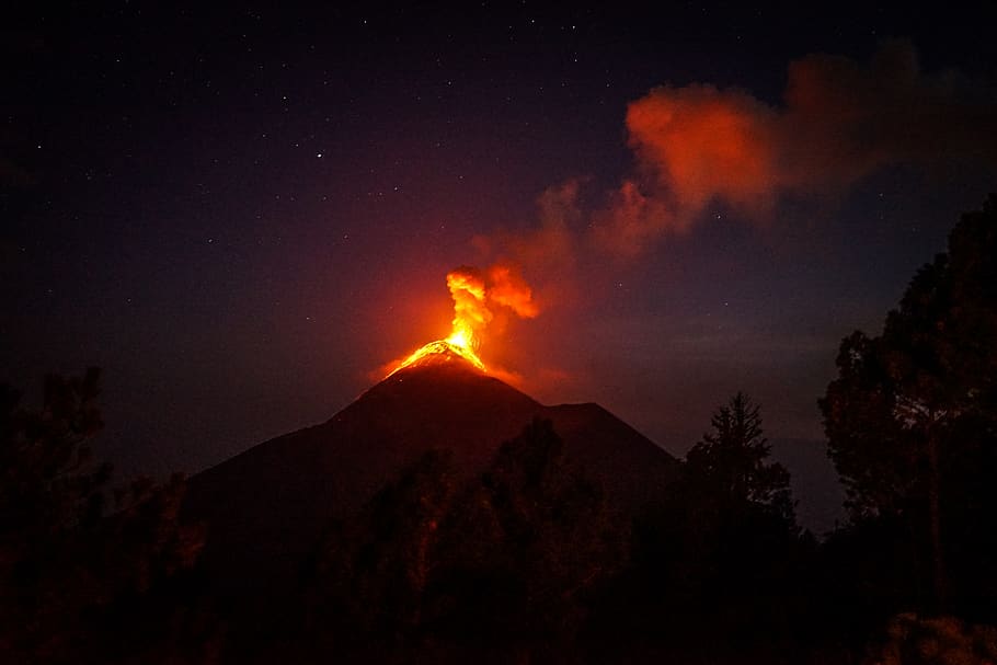 lava coming out from mountain, night, volcano, erupting, geology, HD wallpaper
