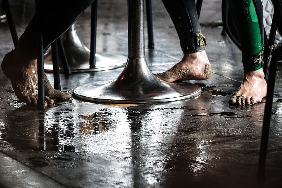 human body part, low section, human leg, wet, water, real people HD wallpaper