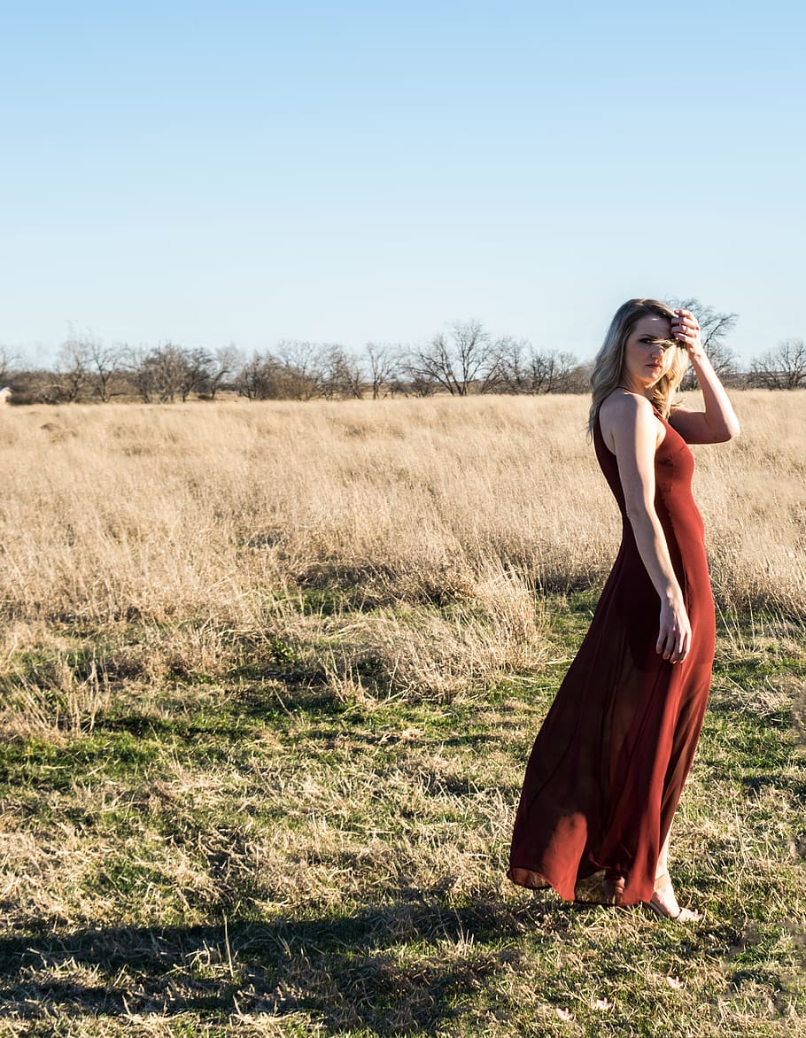 trees, country, ranch, couples, field, grass, girl, woman, wife HD wallpaper