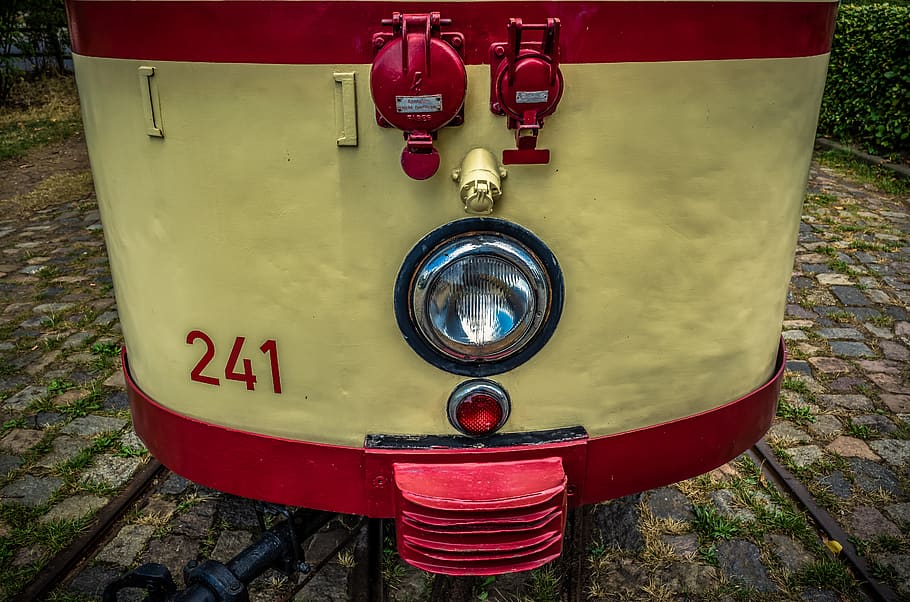 tram, front view, lighting, spotlight, connections, train, dare HD wallpaper