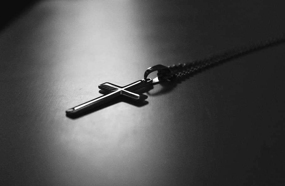 cross, silver, pendant, chain, necklace, black and white, light