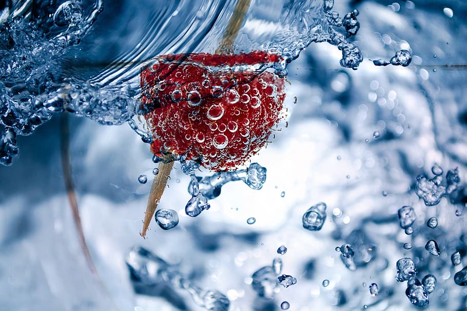 Red Fruit on Stick Underwater, air bubbles, glass, liquid, raspberry HD wallpaper