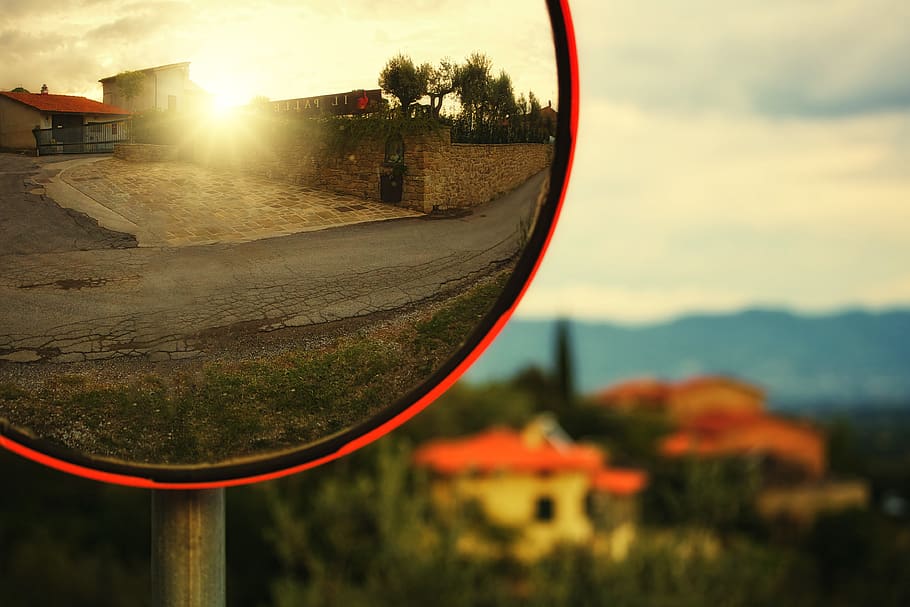 Brown House Reflection on Mirror in Selective Focus Photography HD wallpaper