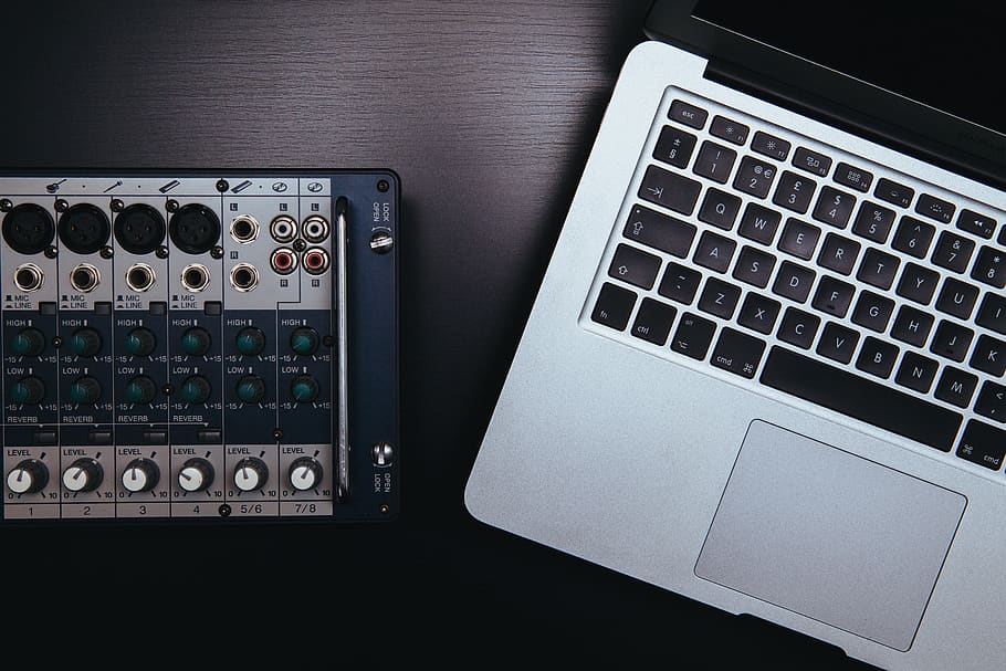 apple, macbook, laptop, technology, table, mixer, dj, equipment HD wallpaper