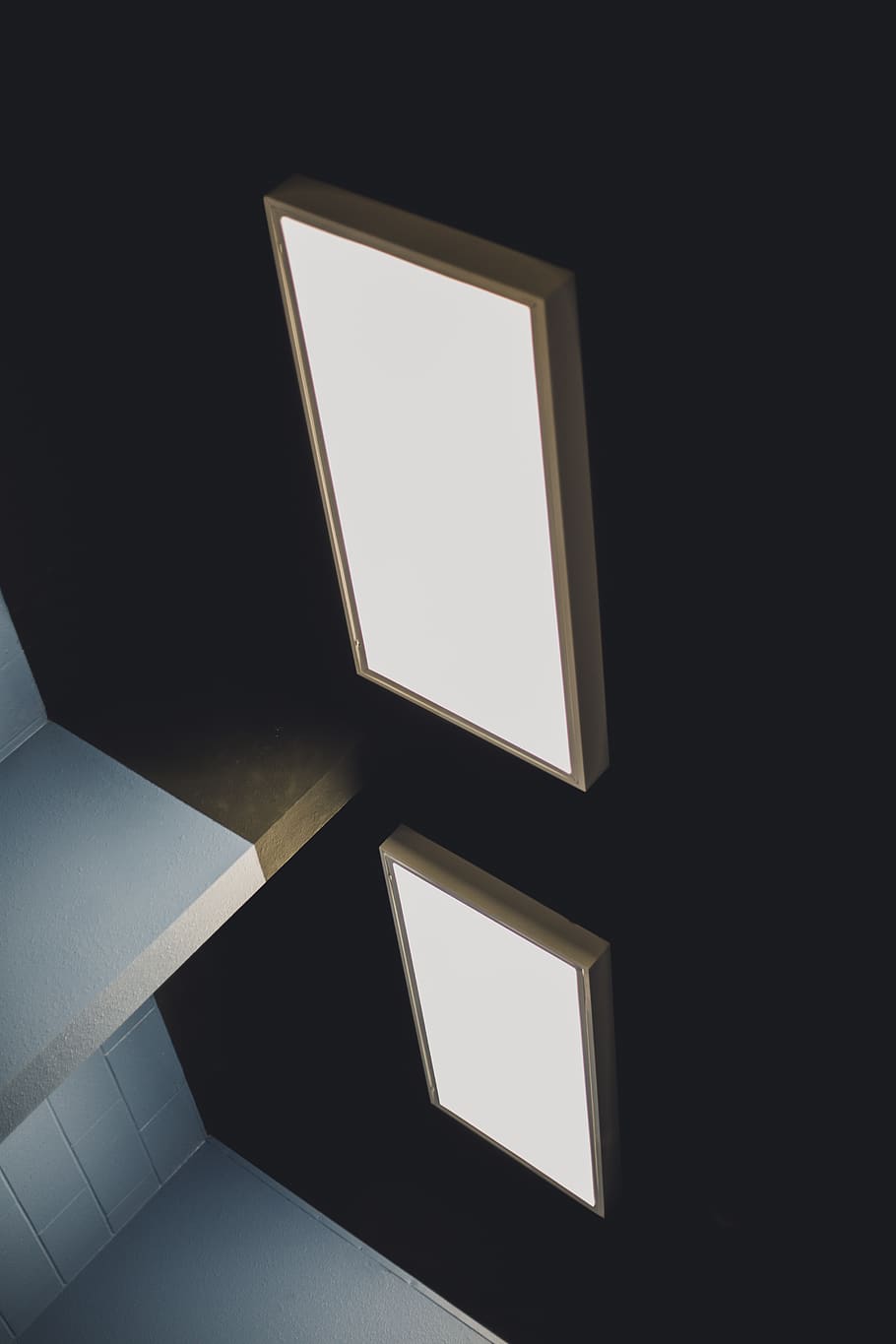 light, color, abstract, cool, dark, white, blue, building, indoors HD wallpaper