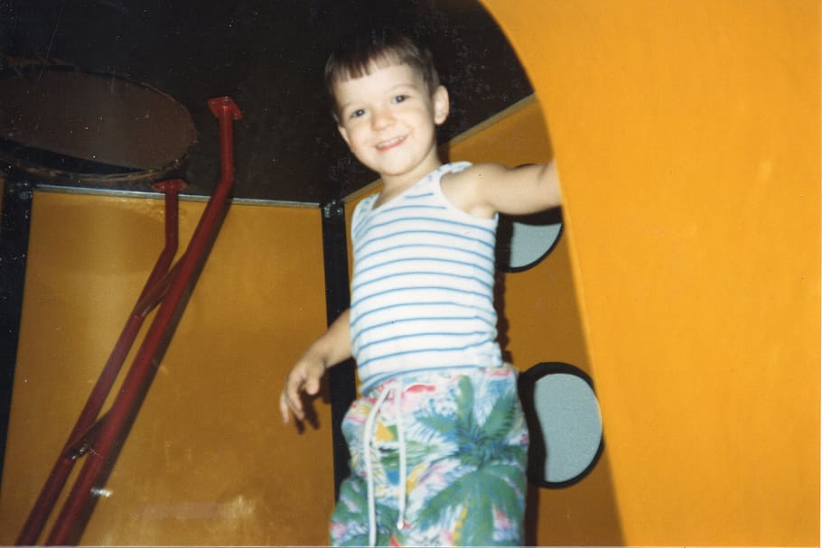 playing, climbing, fun, child, boy, kid, 1980, eighties, childhood HD wallpaper
