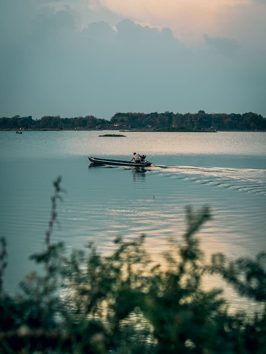 simple, folk, sailing, bokeh, evening, landscape, nature, water HD wallpaper