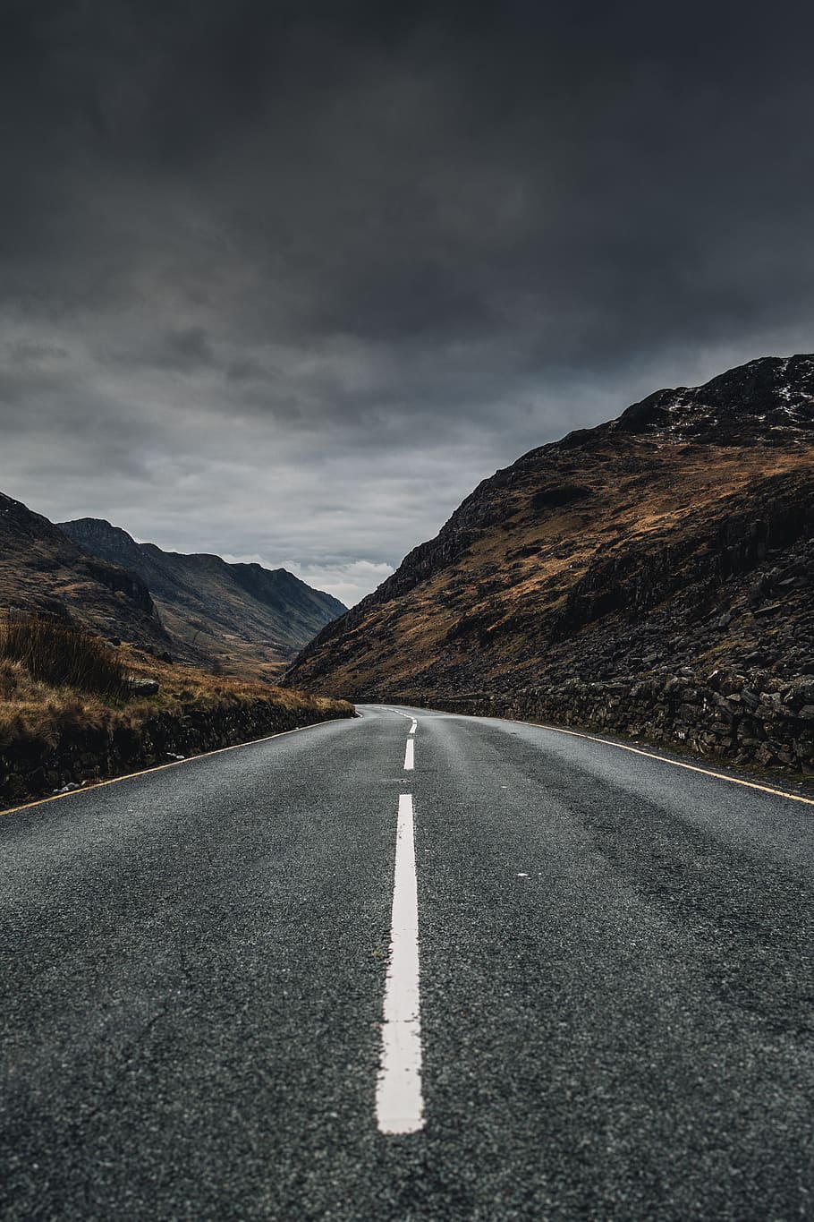 road between mountains under cloudy sky, transportation, cloud - sky HD wallpaper