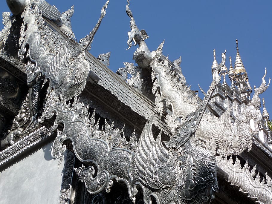 Roof detail of Silvered ordination Hall of Suphan Buddhist Temple in Chiang Mai, Thailand HD wallpaper