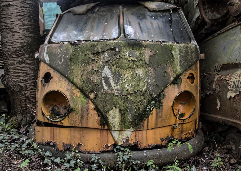green, moss, barrel, outside, garbage, abandoned, rusty, damaged HD wallpaper