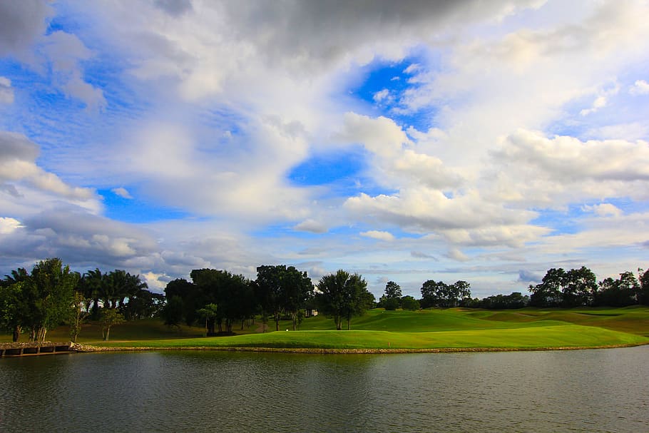 golf course, grass, sky, tree, cloud - sky, plant, water, beauty in nature HD wallpaper