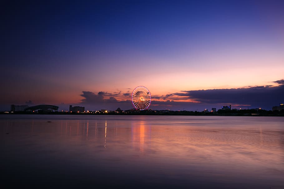 Ferris Wheel In the City, backlit, clouds, cloudscape, dawn, dusk HD wallpaper