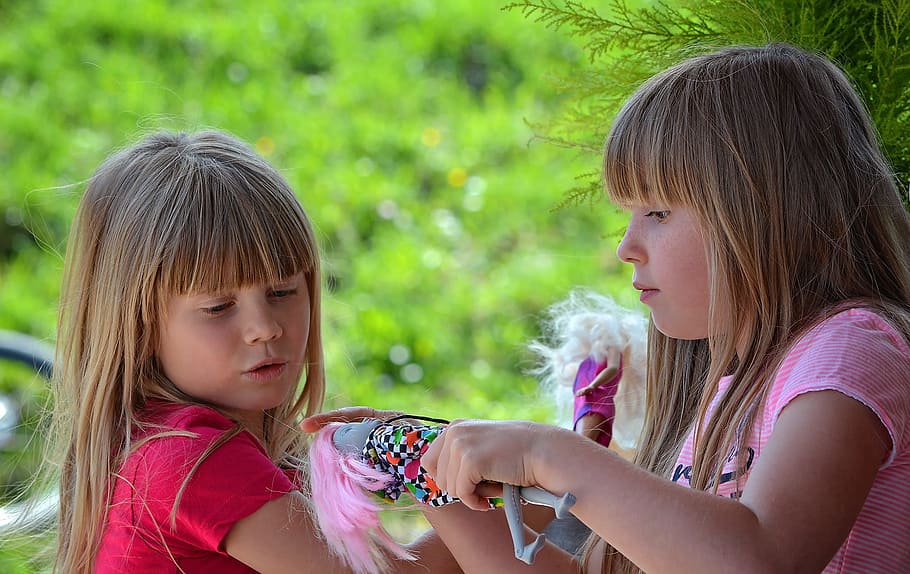 sisters, human, activity, love, feelings, care, childhood, females HD wallpaper