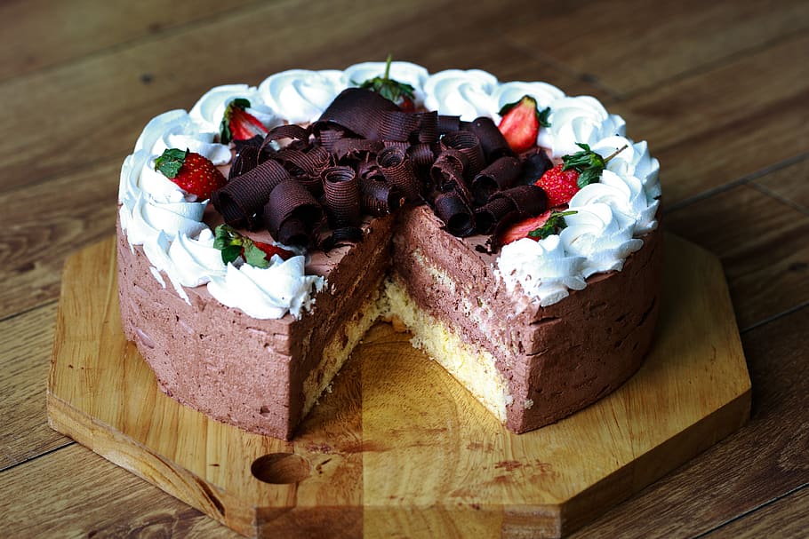 Photo Of Chocolate Cake, baked, bakery, baking, berry, chocolates, HD wallpaper