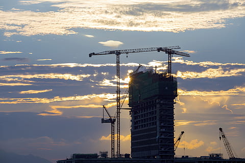 Unfinished Concrete Building With Tower Crane, architectural design HD wallpaper