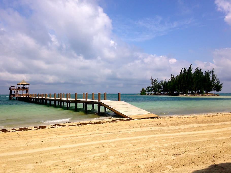 roatan, beach, island, deserted island, tropical, pier, palapa, HD wallpaper