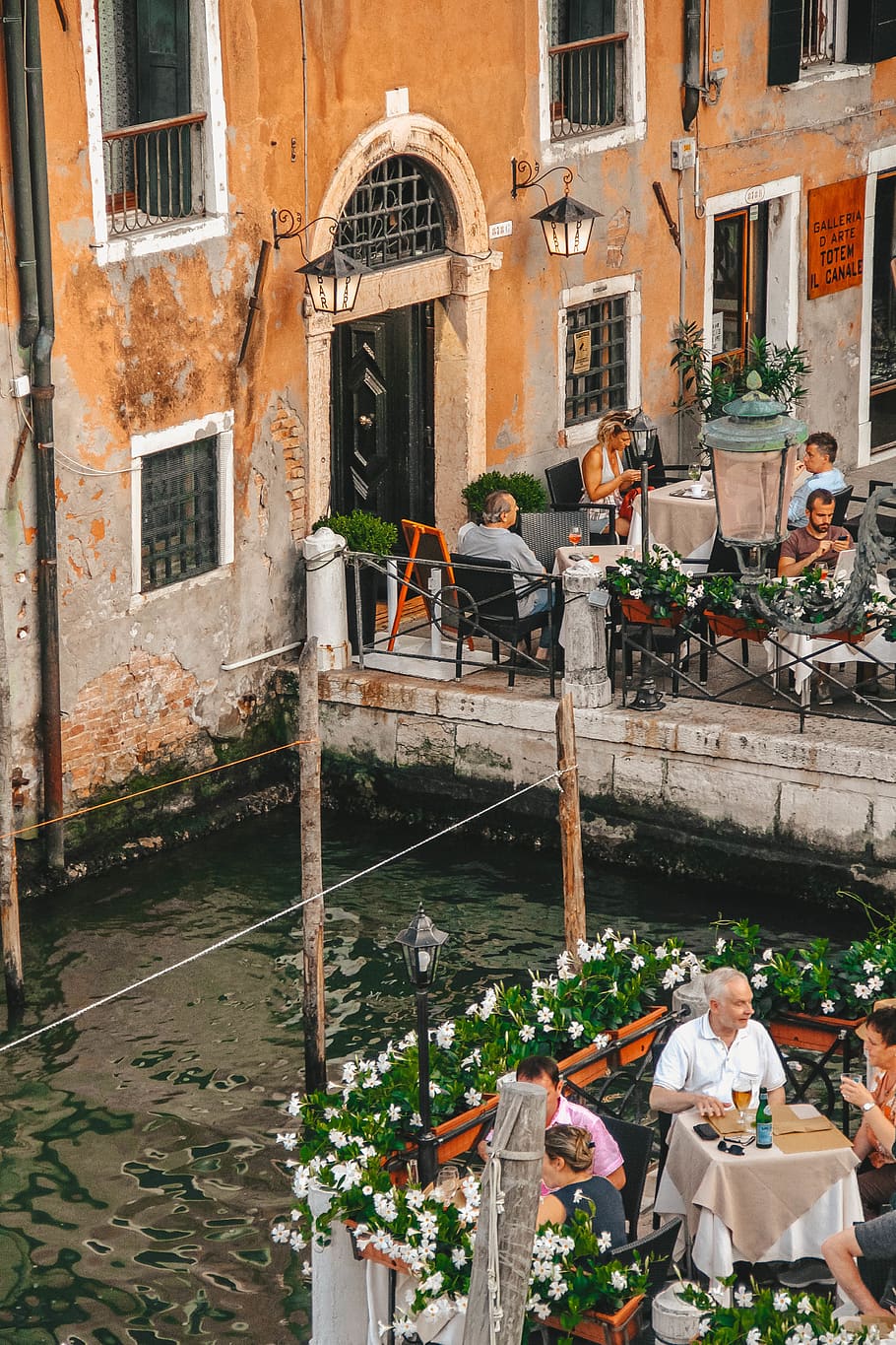 people sitting at table, person, human, vehicle, transportation HD wallpaper