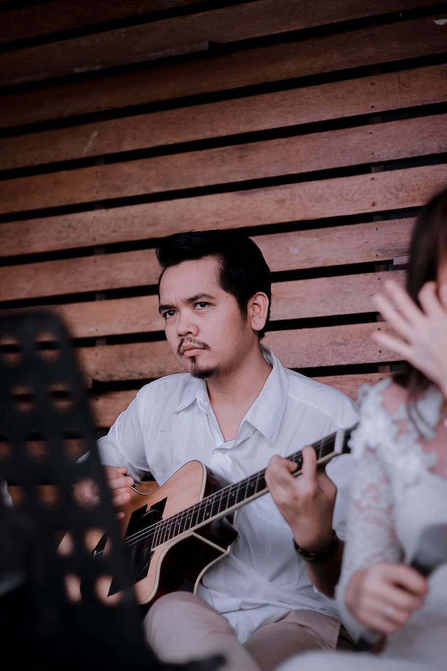 man playing guitar, musical instrument, human, person, leisure activities HD wallpaper