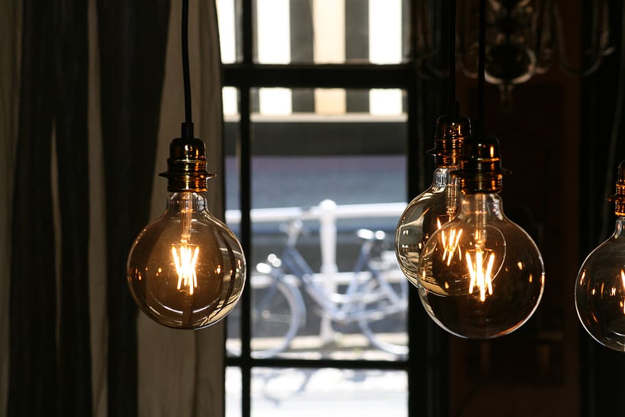 Lightbulbs Turned on, architecture, close-up, electric light HD wallpaper