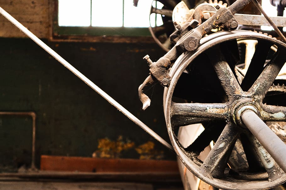 Closed Up Photo of Brass-colored Industrial Machine, antique HD wallpaper