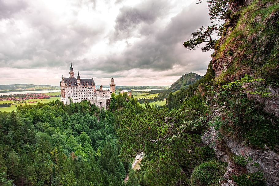 Bran Castle, architecture, building, clouds, daylight, grass HD wallpaper