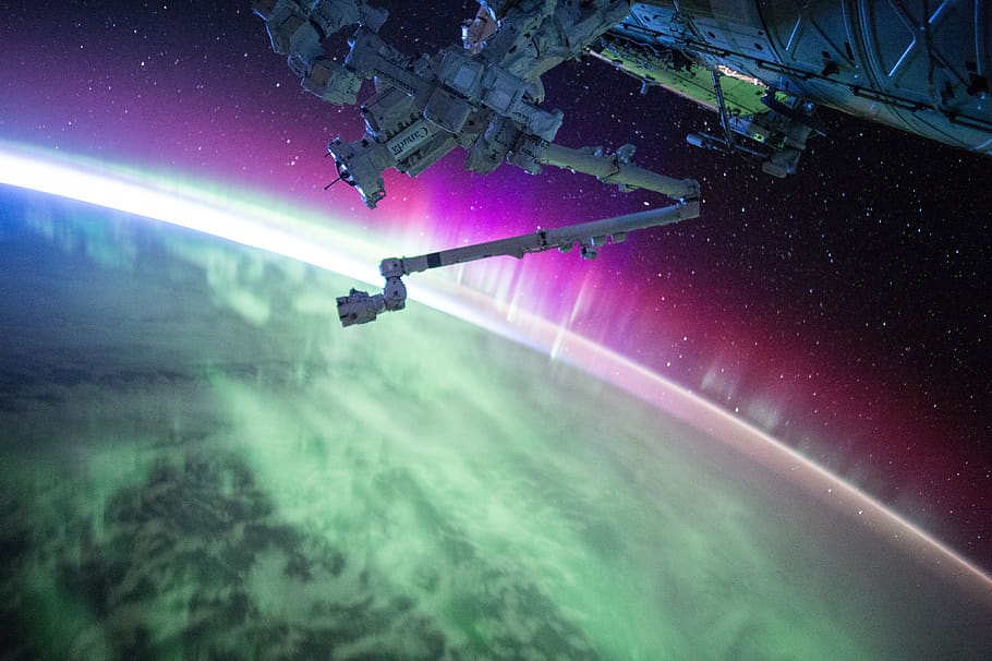 photography of purple and green aurora beam below grey space satellite, HD wallpaper