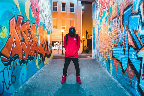 man standing between walls, human, people, person, graffiti, canada HD wallpaper