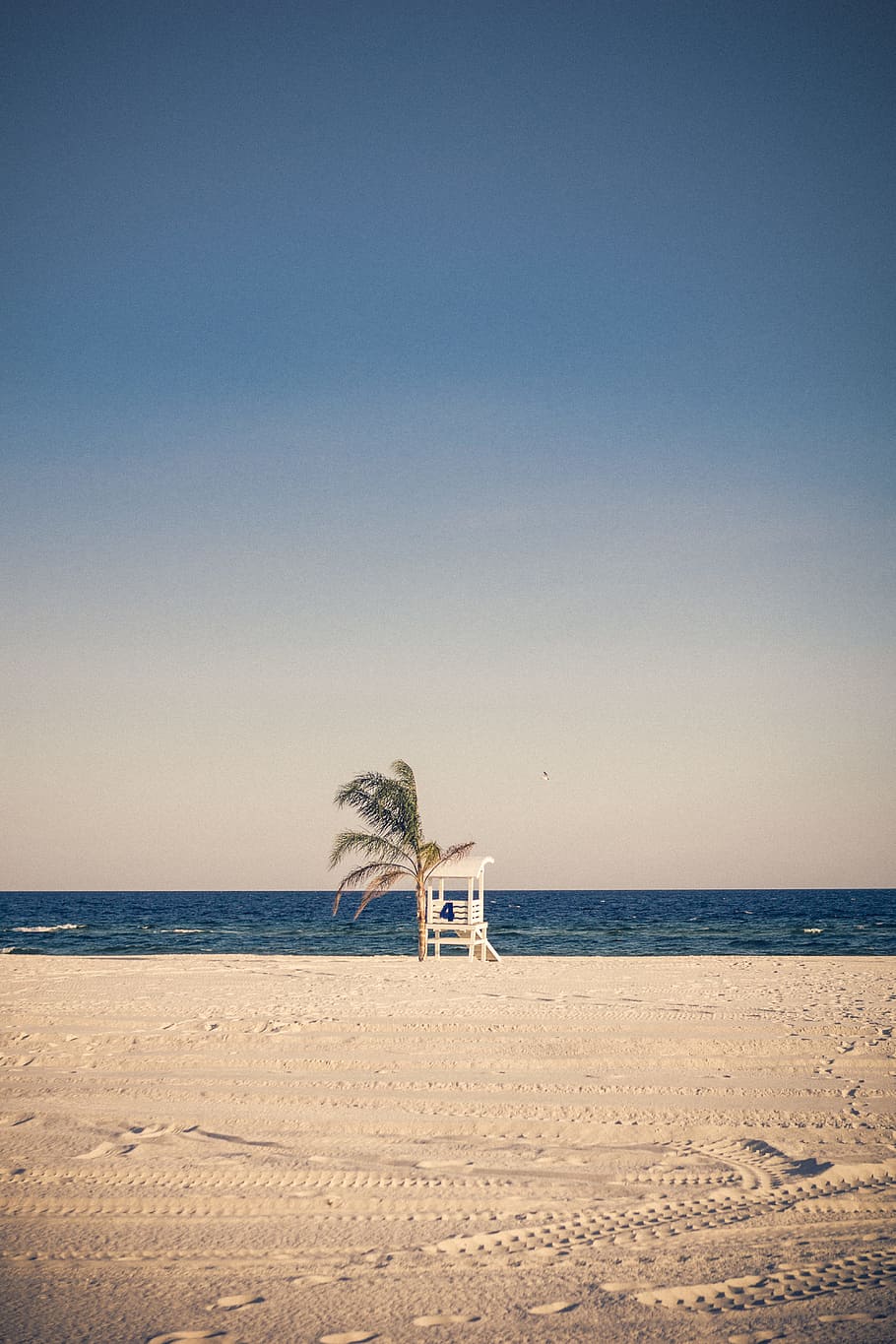 guard house near body of water, beach, tree, station, building HD wallpaper