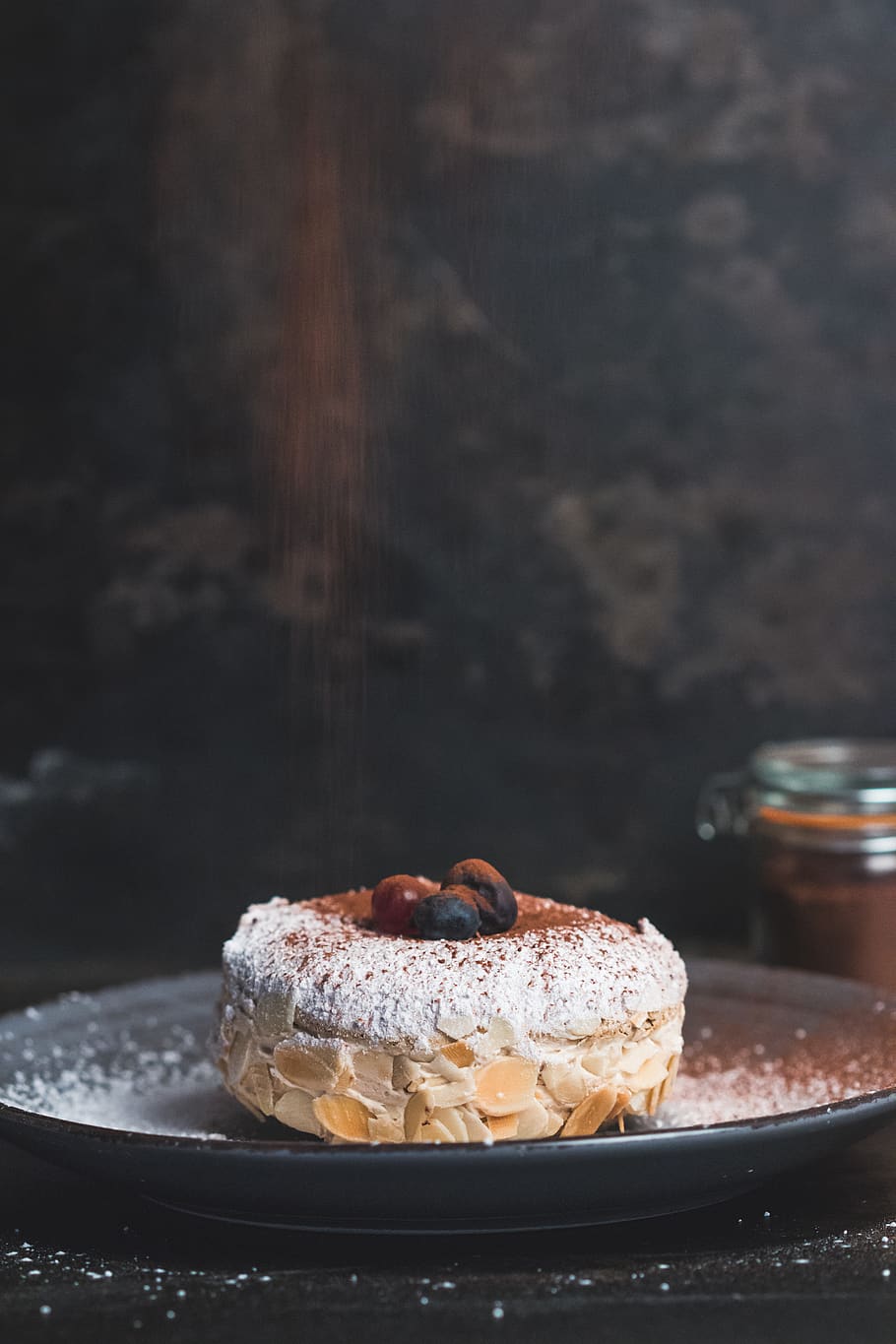 cake on plate, food and drink, sweet food, indulgence, dessert HD wallpaper