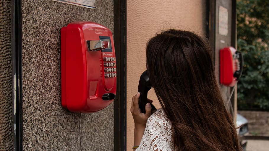 woman using payphone, technology, adult, telephone booth, pay phone HD wallpaper
