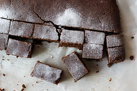 sliced cakes, food, chocolate, dessert, fudge, cocoa, sweets HD wallpaper