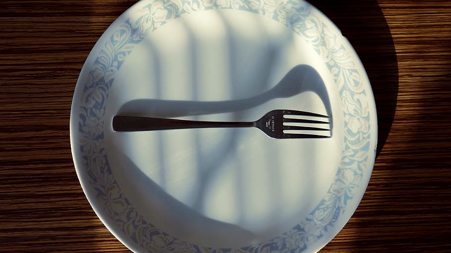 look down, fork, plate, shadow, shadows, minimal, contrast HD wallpaper