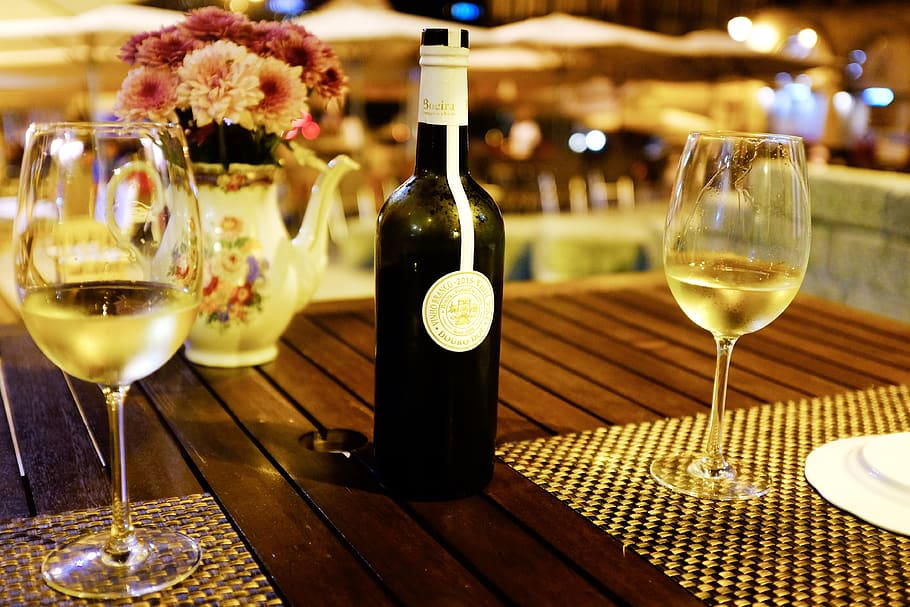 wine, dinner, flowers, table, out, terrasse, social, life, romance HD wallpaper