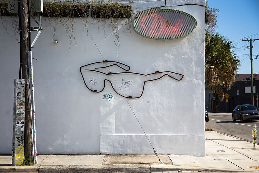 sun glasses, wall art, miami, rust, communication, day, built structure HD wallpaper