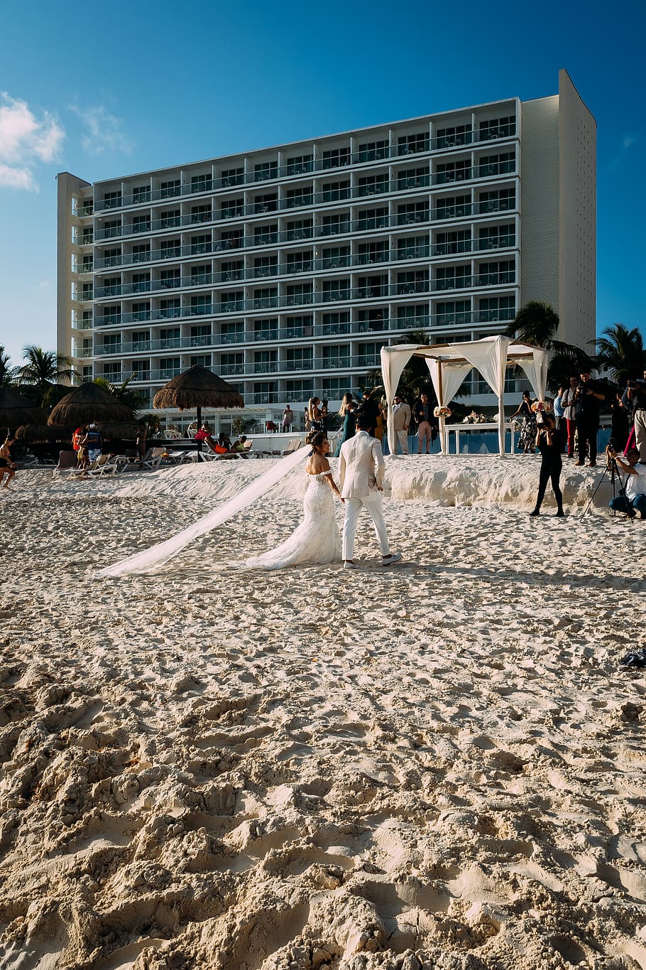 Beach Wedding, architecture, beautiful, bride, Bride and Groom, HD wallpaper