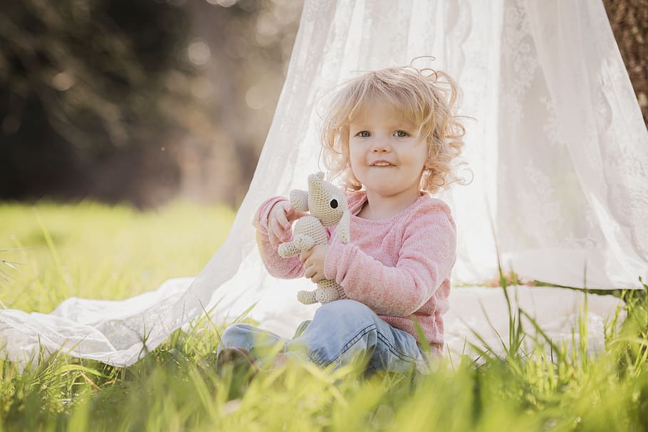 child, cute, nature, summer, girl, toddler, blonde, grass, hug HD wallpaper