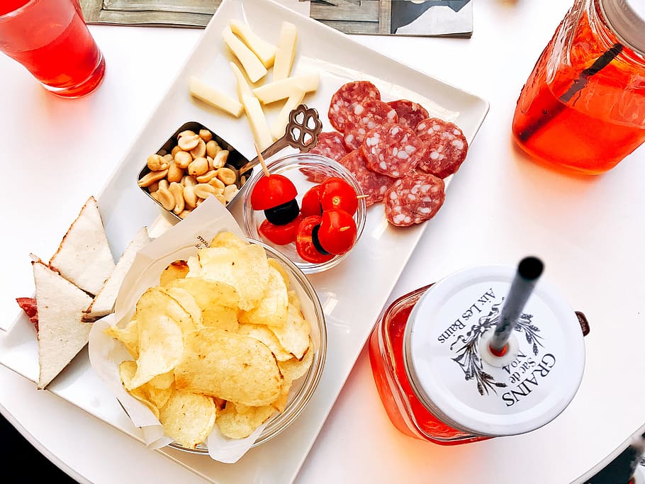 Assorted Food On White Ceramic Plate, chips, drink, mobilechallenge HD wallpaper