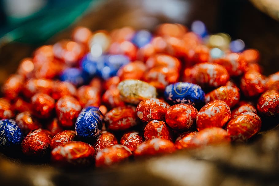 Solid Milk Chocolate Foil Easter Eggs, lindt, food, food and drink HD wallpaper