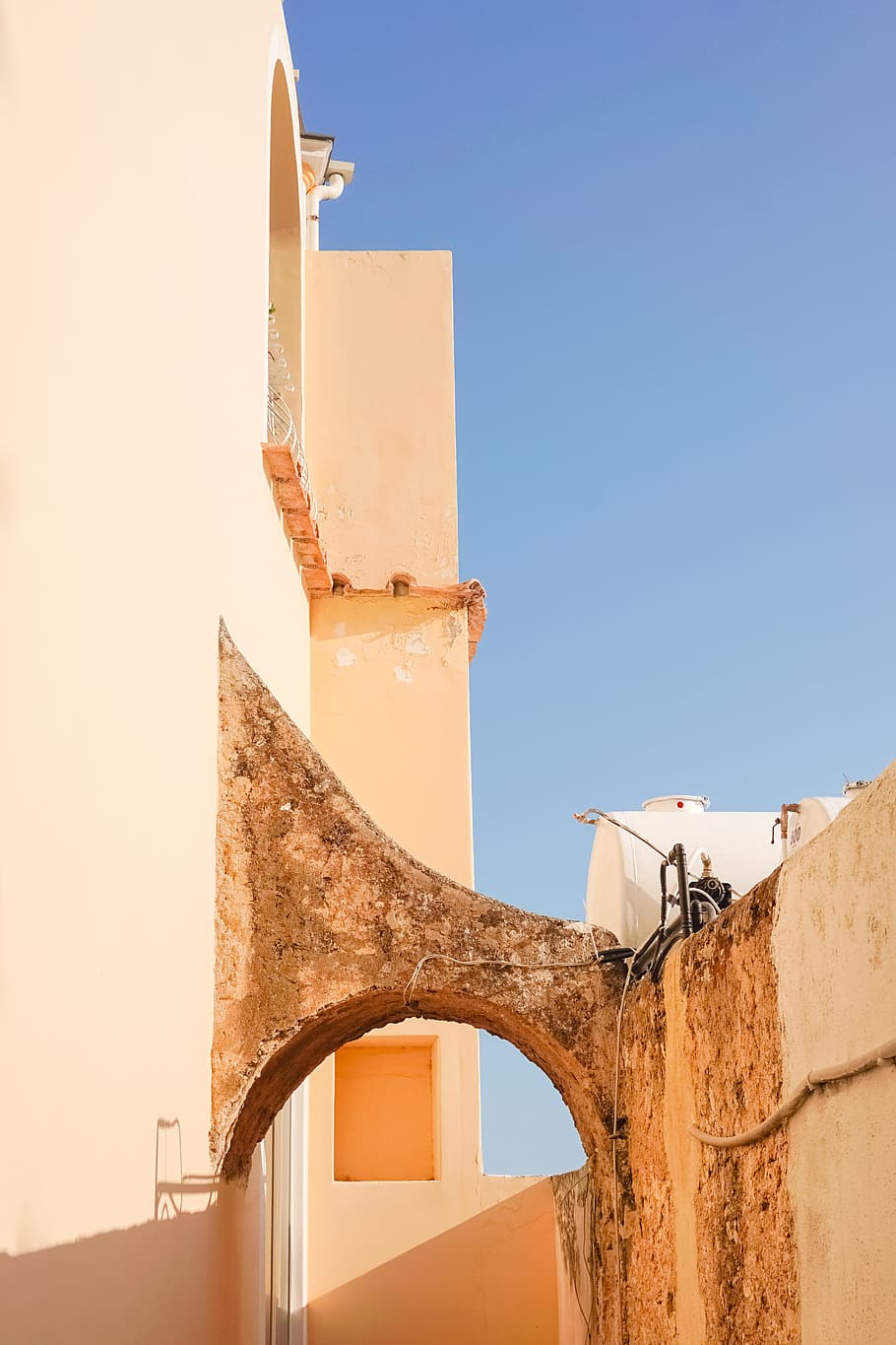 empty street between houses, building, architecture, orange, sunlight HD wallpaper