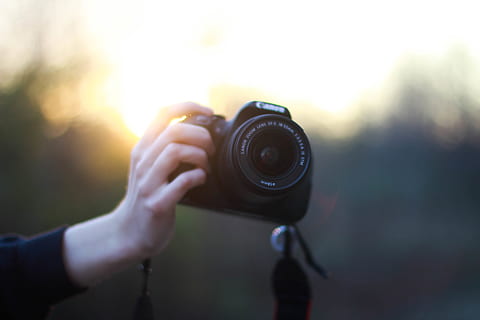 person using Canon DSLR camera, human, electronics, photography HD wallpaper